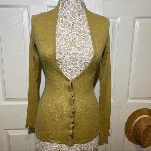 Banana Republic Green Lime Sheer Cardigan Italian Yarn Front Buttons Small - Picture 1 of 10